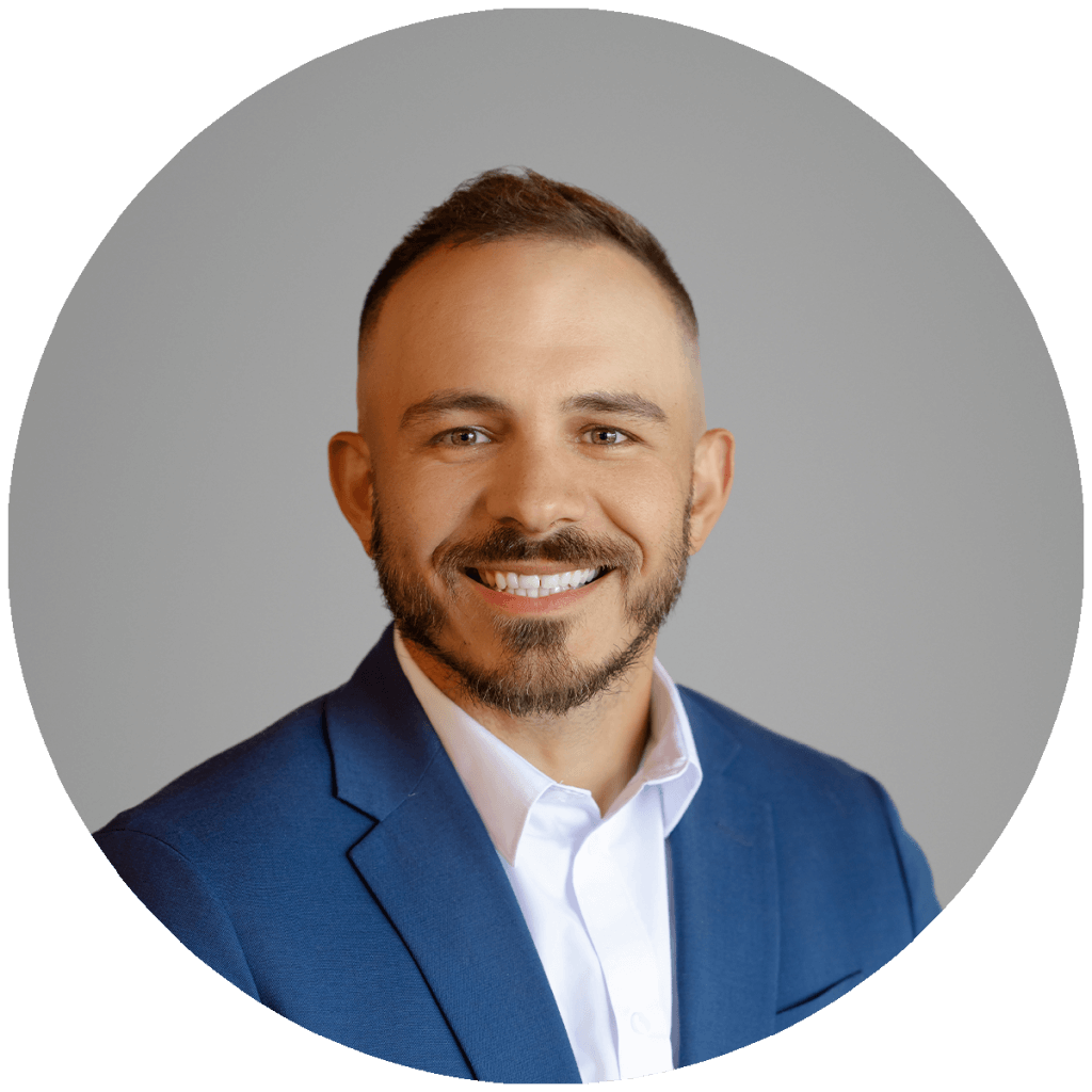 Aleks Headshot Circle